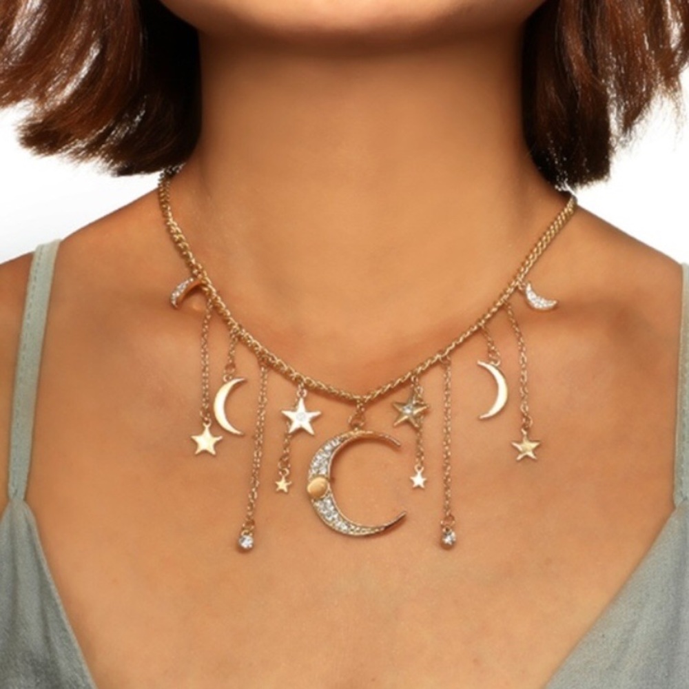 💕New! Gold star moon charm choker necklace💕
